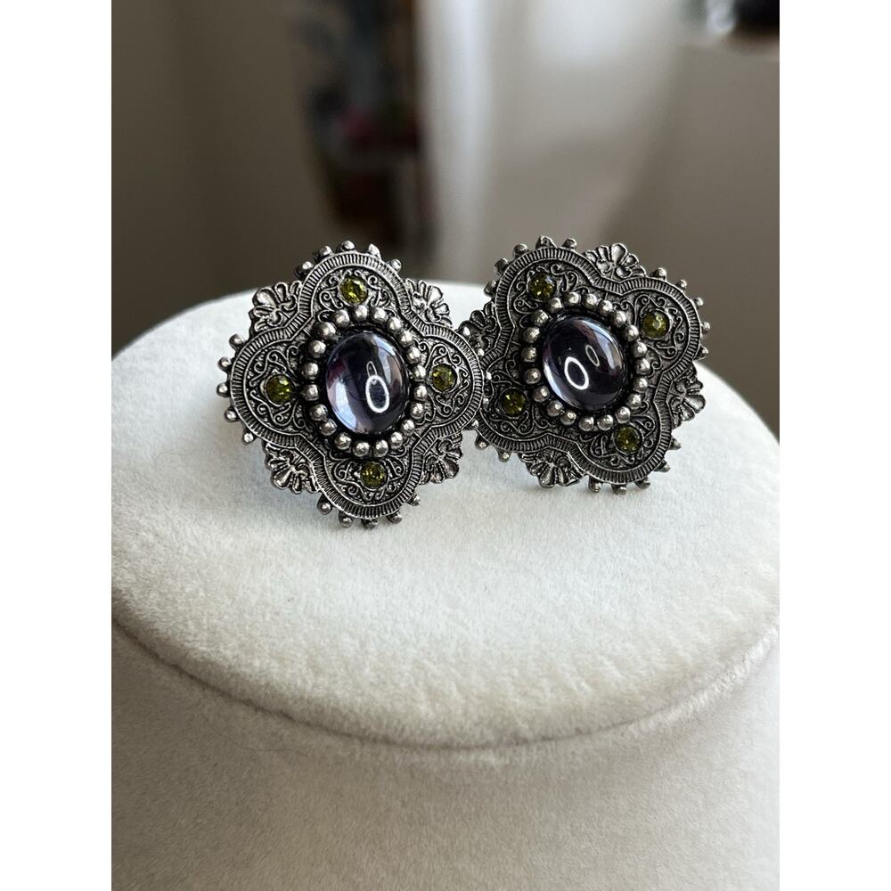 XEJA VTG CLIP ON EARRINGS Purple Rhinestone Filigree Signed Retro